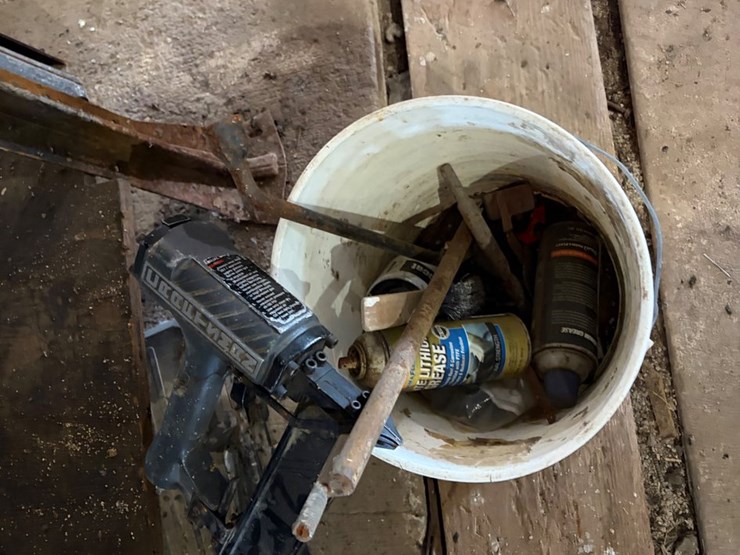 #8358-•-tool-boxes-and-contents-image-4