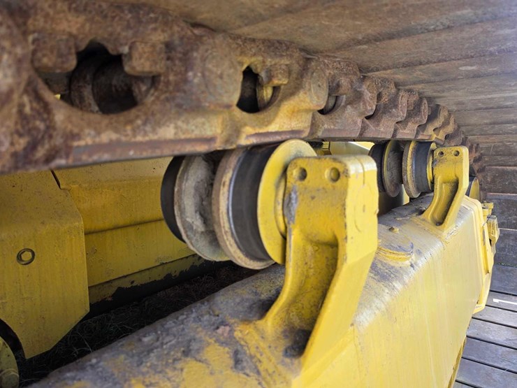 komatsu-d65-image-15