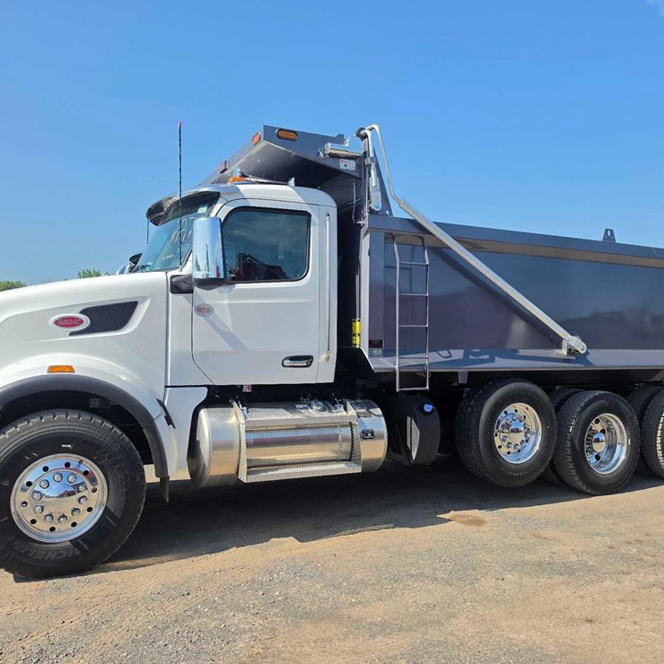 2025 PETERBILT 567