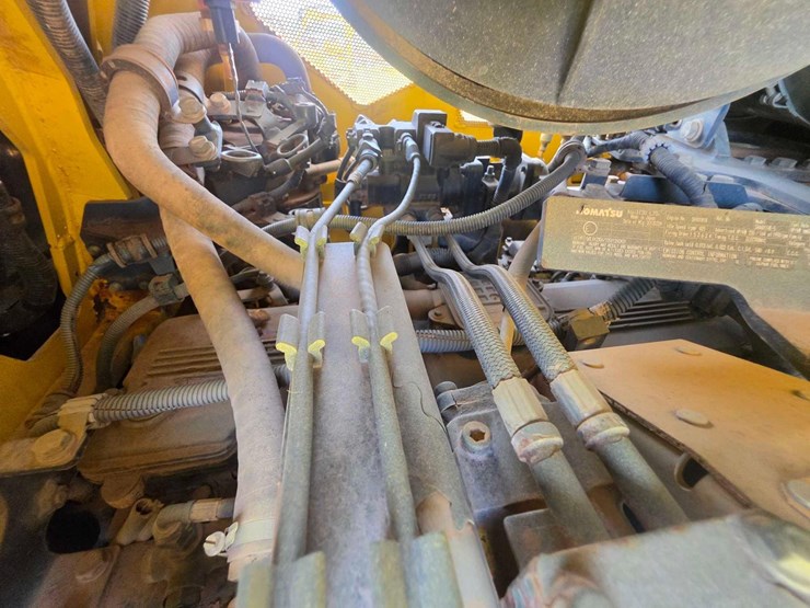 komatsu-d65-image-18