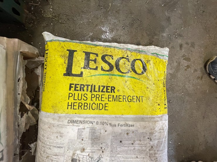 #7947-•-pallet-of-lesco-dimension-.10%-plus-fertilizer-image-4