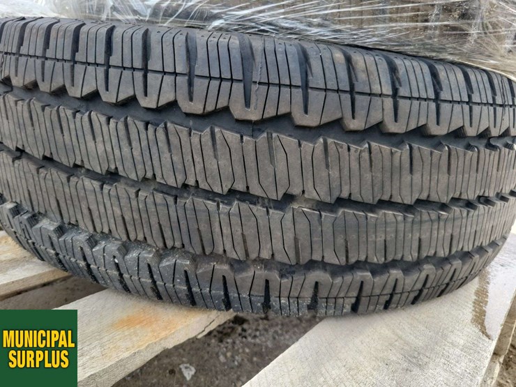 4-tires-continental-235/65r16c-image-6