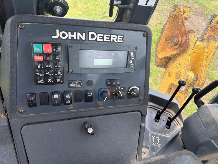 2021-john-deere-310-image-20