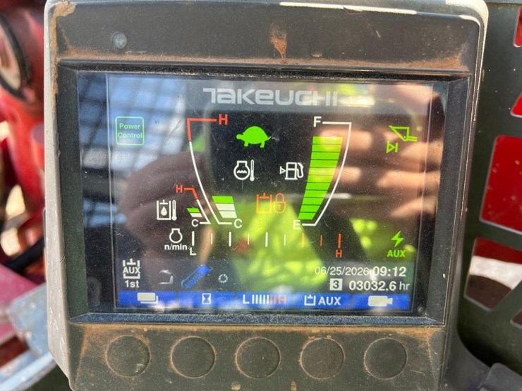 2016-takeuchi-tl10v2-image-21