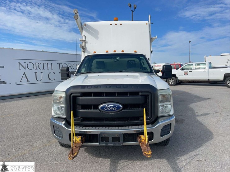 2011-ford-f350-image-2