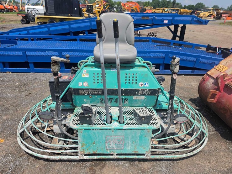 2020-multiquip-ride-on-power-trowel-concrete-equipment-sn:213313-image-1