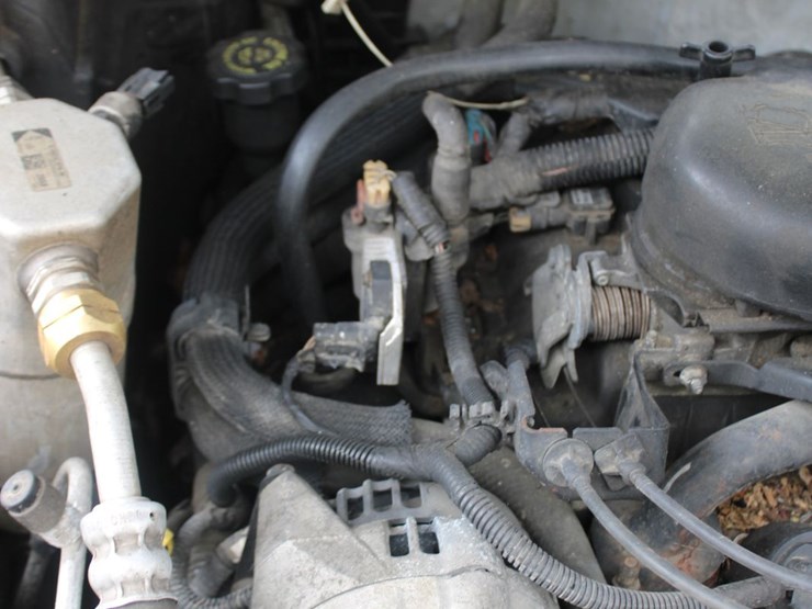2000-chevrolet-s10-image-2