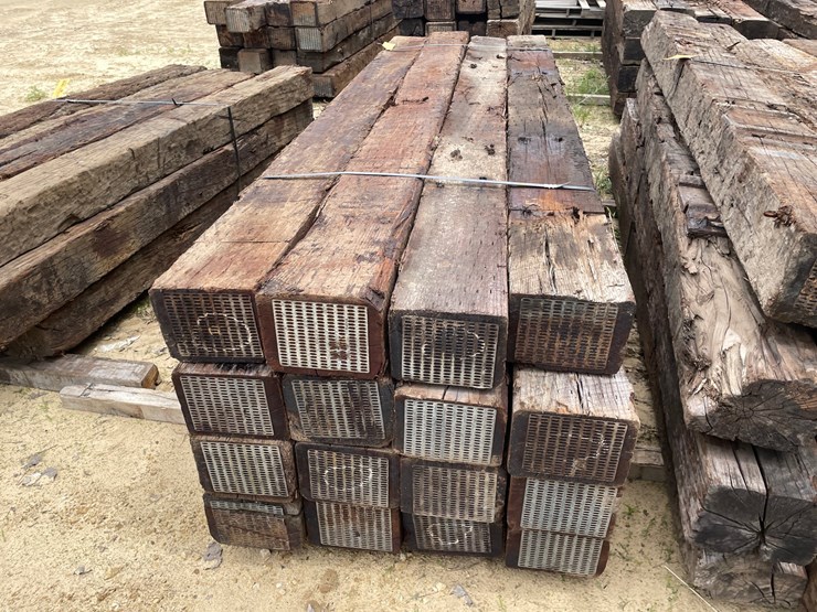 #3452-•-bundle-of-(16)-railroad-ties-image-5