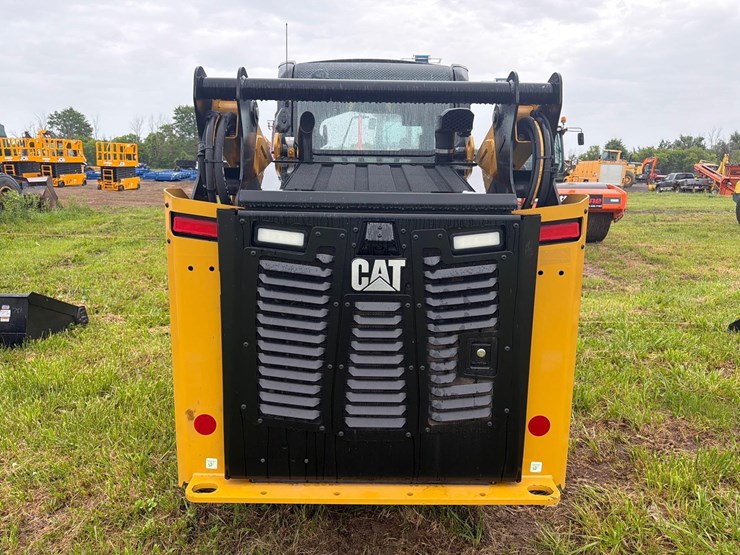2026-caterpillar-255-image-8