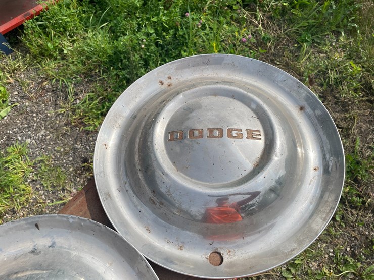 #8337-•-(2)-shop-tool-boxes-and-hubcaps-image-6