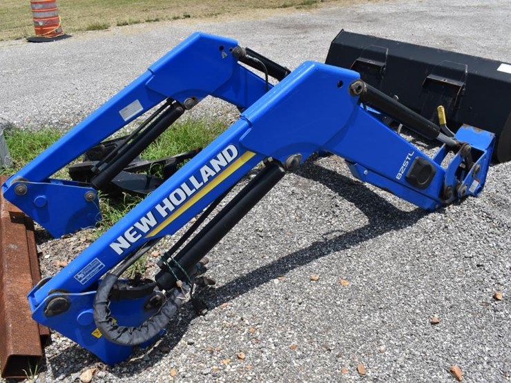 new-holland-825tl-image-4