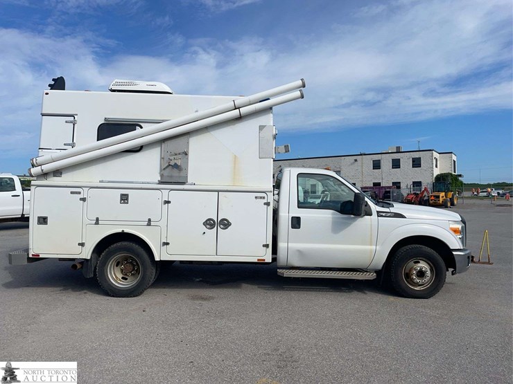 2011-ford-f350-image-4