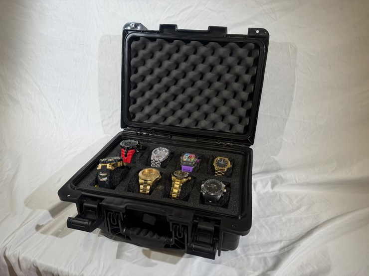 #84578-•-box-of-invicta-watches-image-1