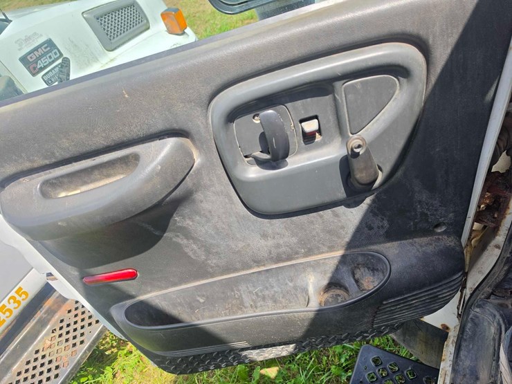 2003-gmc-topkick-c5500-image-20