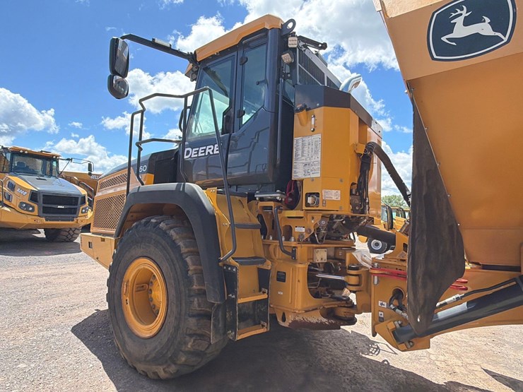 2024-deere-260p-image-6