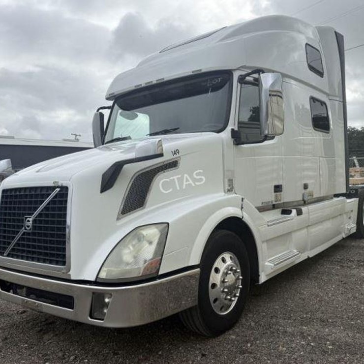 #14 • 2013 Volvo Tractor Truck 730 Model