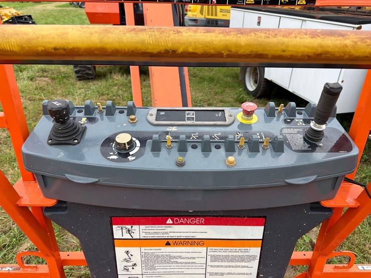 2020-jlg-660sj-image-16