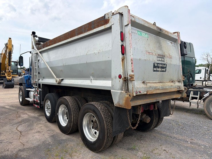 2015-caterpillar-ct660l-image-4