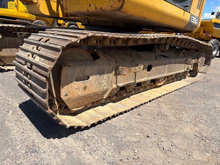2019-deere-135g-image-9
