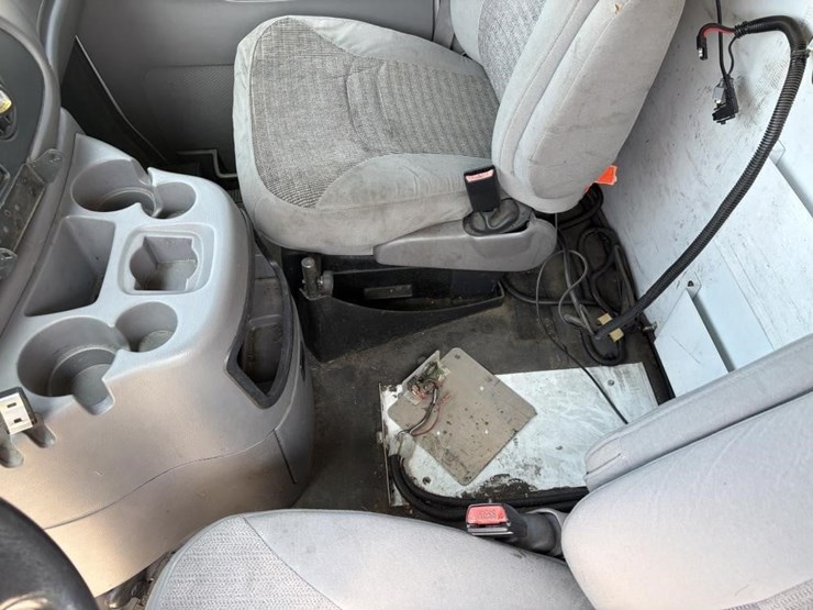 2002-ford-e350-image-21