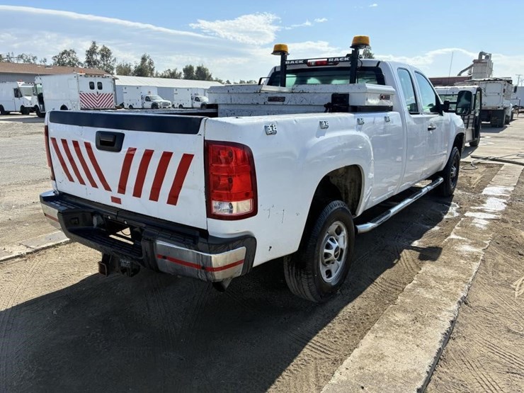2012-gmc-sierra-2500-image-3