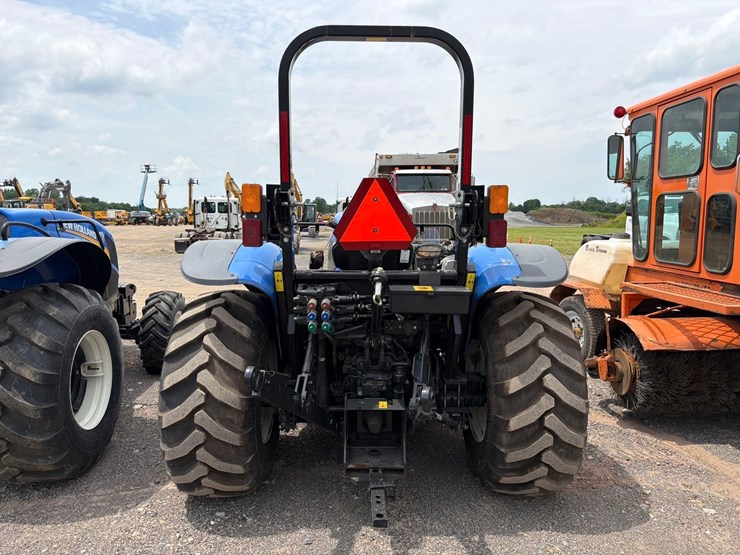 new-holland-workmaster-120-image-5