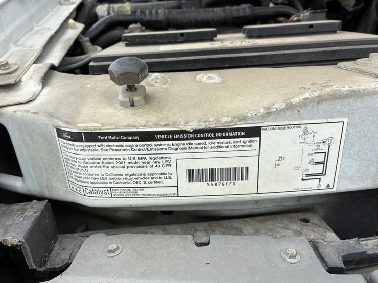 2001-ford-e250-image-12