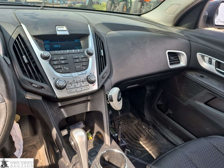 2015-chevrolet-equinox-image-16