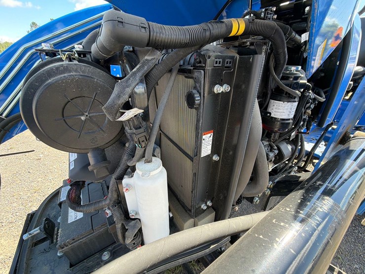new-holland-workmaster-35-image-12