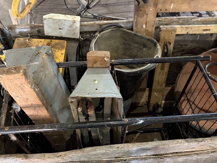 #8360-•-assorted-lot-image-1