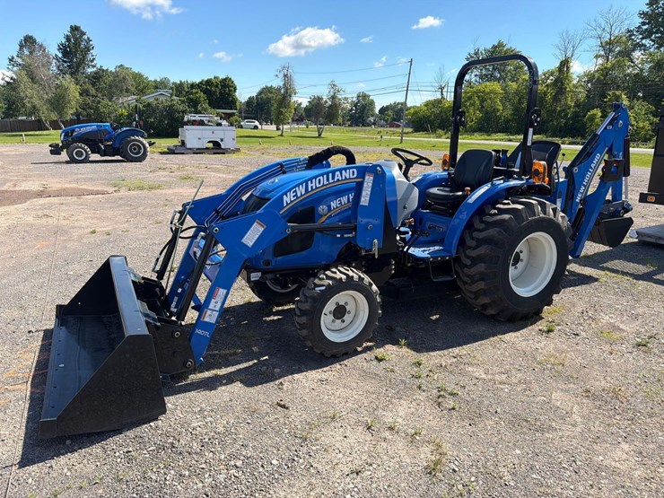 new-holland-boomer-40-image-1