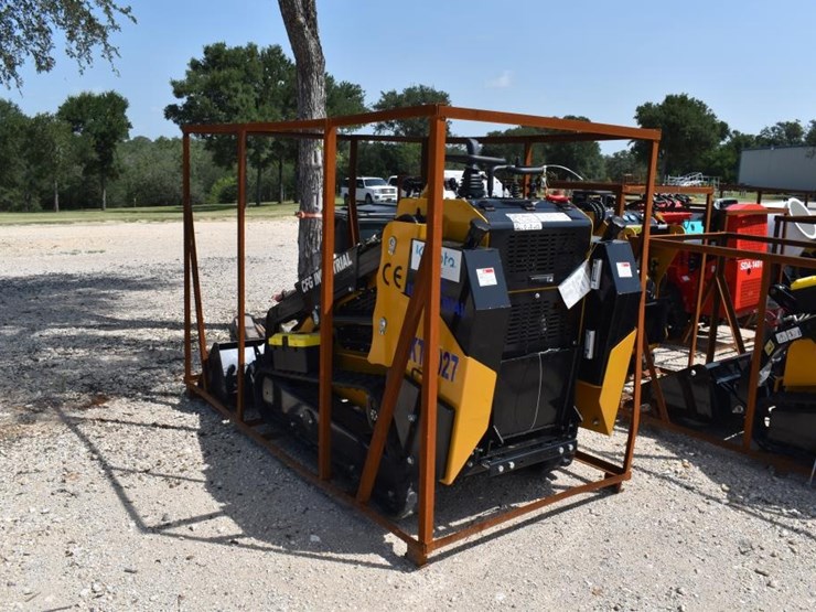 cfg-kkta2-mini-skid-steer-diesel-engine-(serial-#-kkta2726l02260263)-image-3