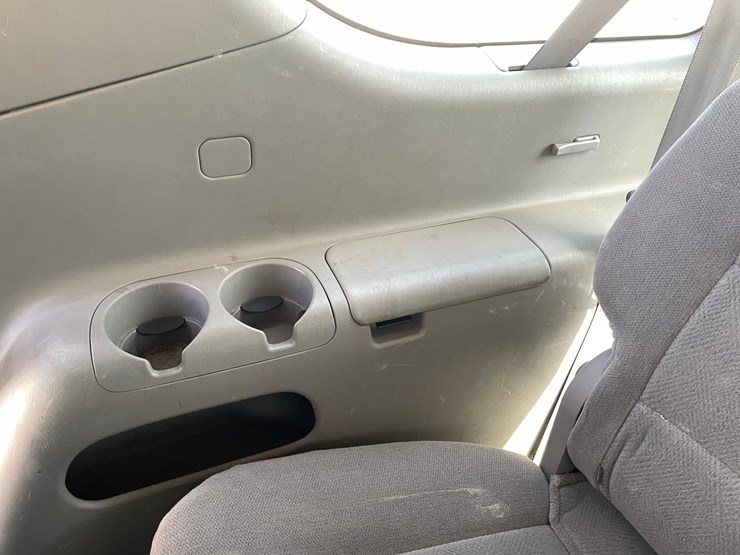 2003-toyota-sequoia-image-65