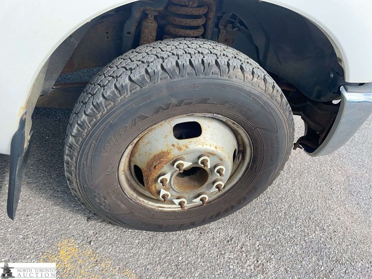 2011-ford-f350-image-28