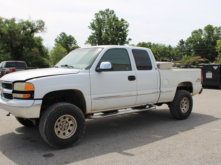 2001-gmc-sierra-1500-image-1