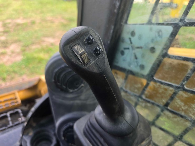 2021-caterpillar-299d3-image-20