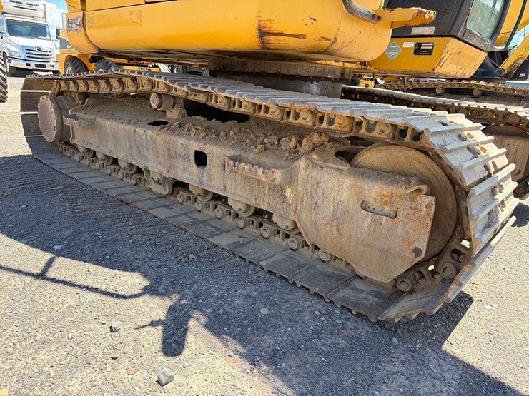 2019-deere-135g-image-14
