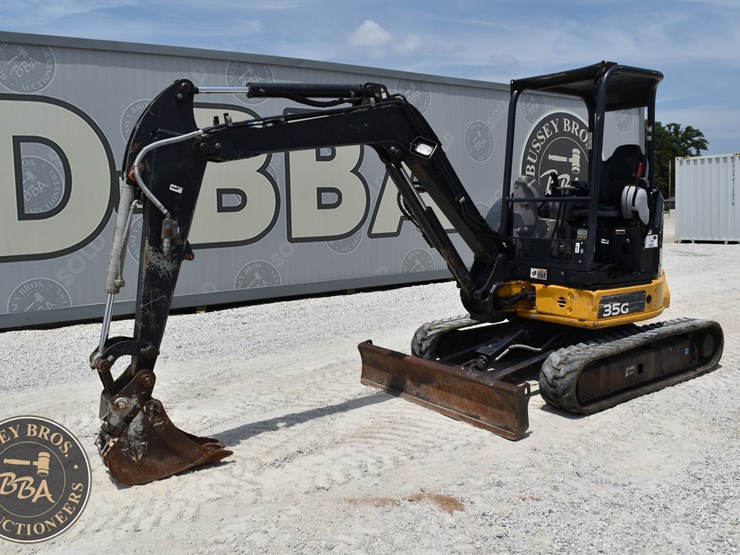 2020-deere-35g-image-9