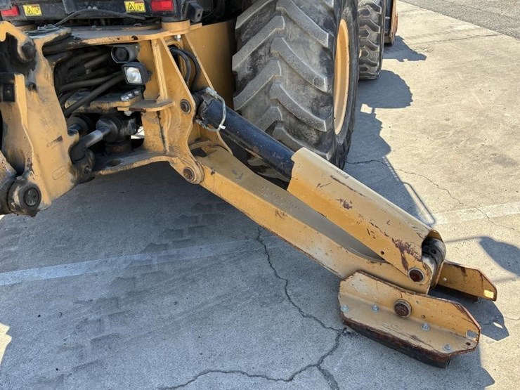 2014-caterpillar-430e-image-21