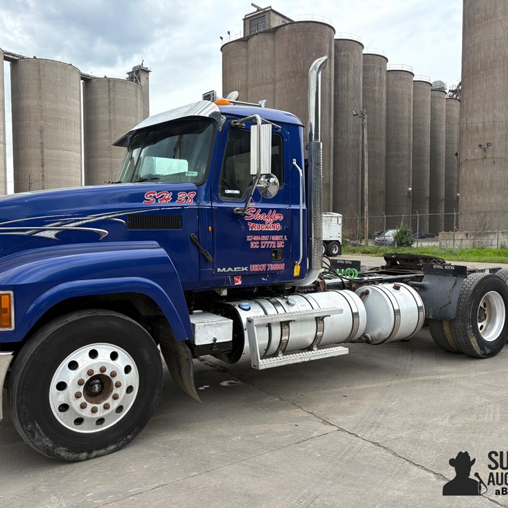 2013 Mack CHU613 T/A Day Cab Truck Tractor