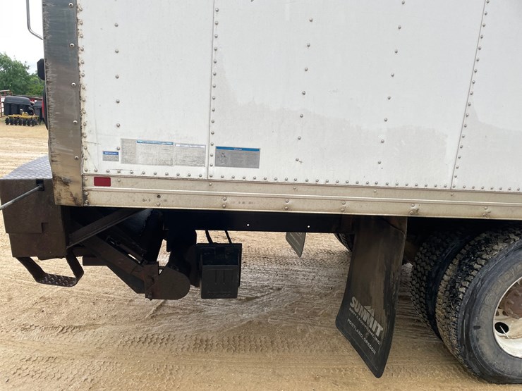 #100-•-2005-freightliner-corp-business-class-m2-straight-truck-(has-wi-title)-image-34