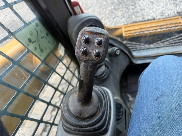 2018-caterpillar-299d2-image-25