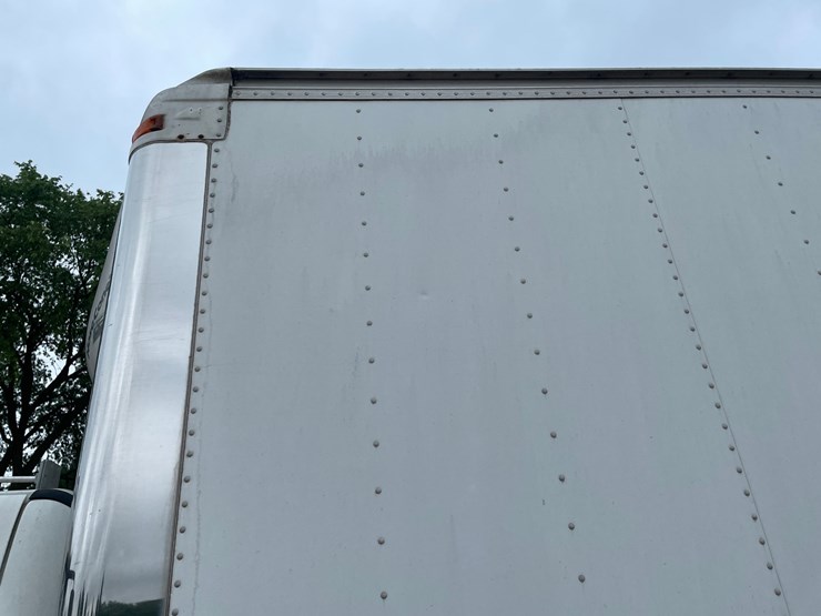 #100-•-2005-freightliner-corp-business-class-m2-straight-truck-(has-wi-title)-image-45