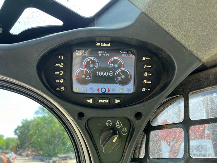 2019-bobcat-t870-image-18