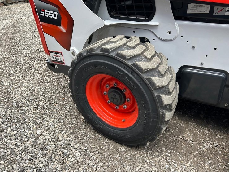 2024-bobcat-s650-image-13