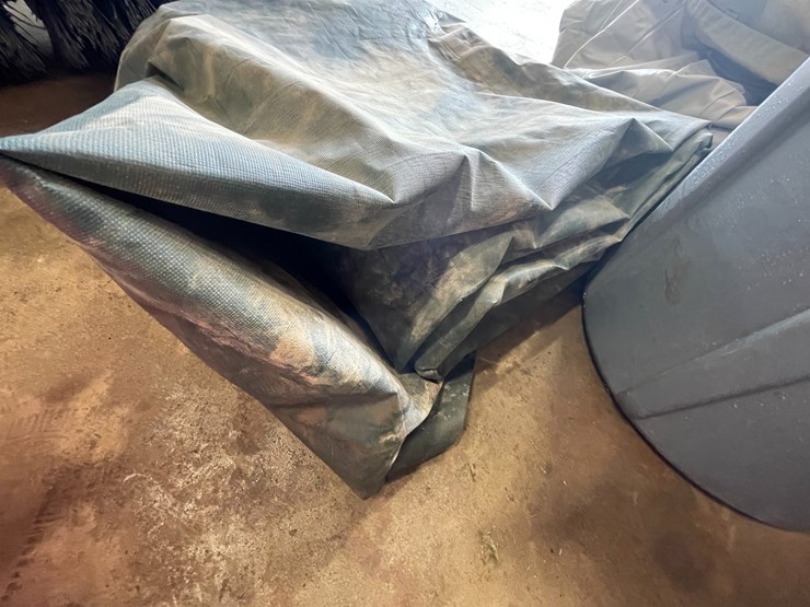 #7943-•-(2)-tarps-image-3