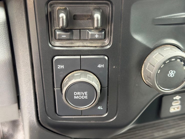 2024-ford-f550-image-19