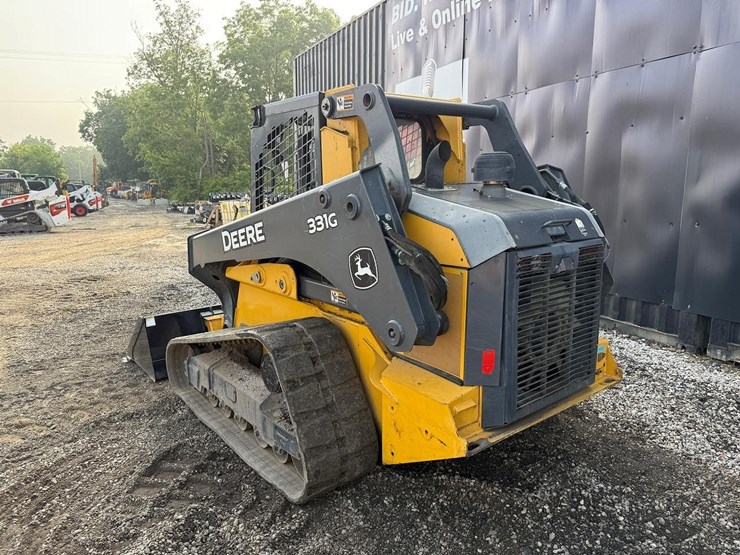2019-deere-331g-image-2