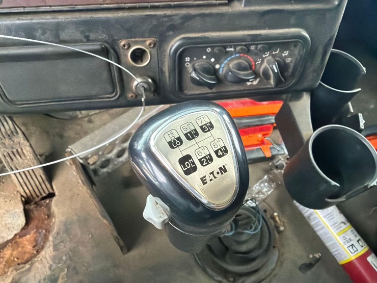 2016-western-star-4900sf-image-21