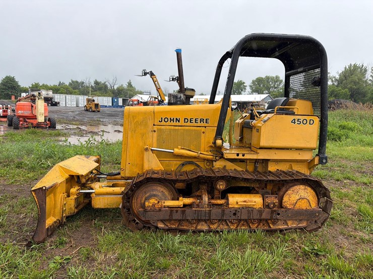 deere-450d-image-1